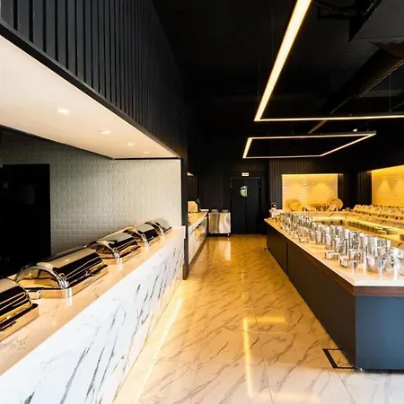 Novel Centre Point Szálloda