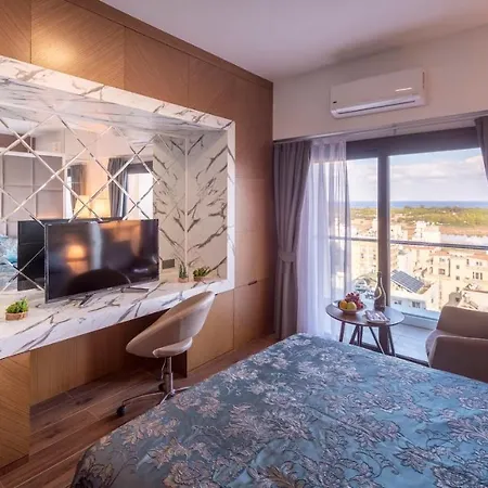 Novel Centre Point Hotel