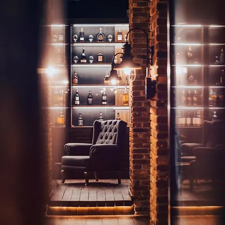 Hotel Novel Centre Point 3*