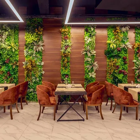 Szálloda Novel Centre Point Famaguszta