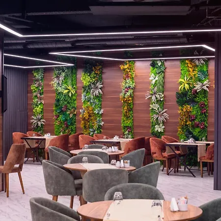 Hotel Novel Centre Point 3*