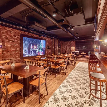 Szálloda Novel Centre Point 3*