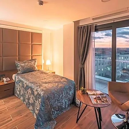 Novel Centre Point 호텔 3*