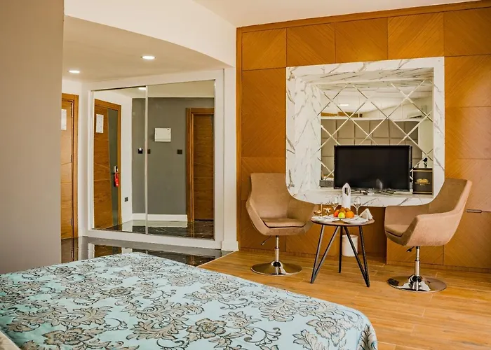 Novel Centre Point 3*