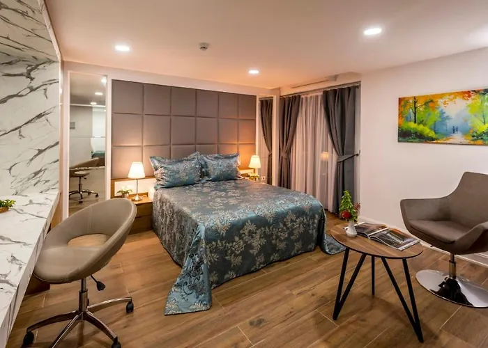 Novel Centre Point 3*