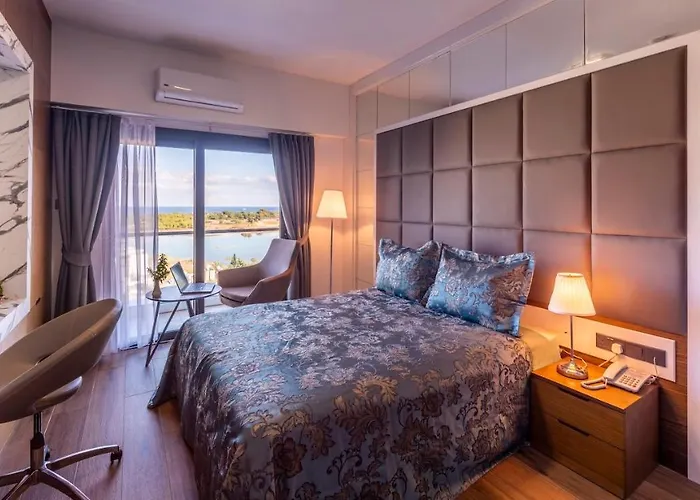 Novel Centre Point Αμμόχωστος