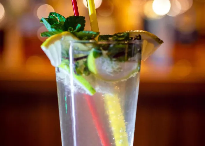 Hotel Novel Centre Point 3*